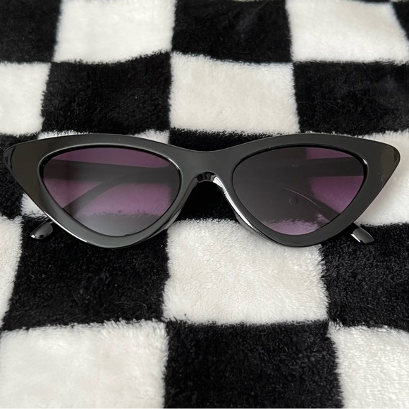 ASOS - Picture 2 of 4